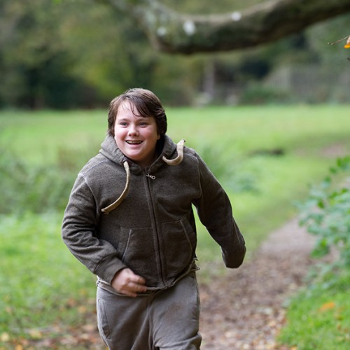 Oliver Barry Brook as Gordon Boils